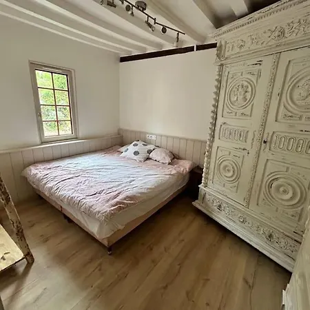 La Maison Des Kia